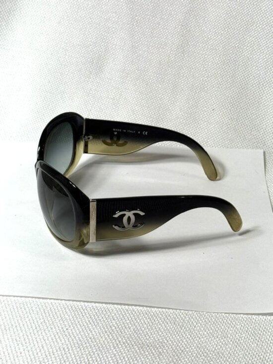 Chanel black sunglasses #5167 with case main image 8